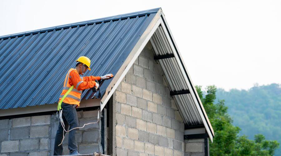 Expert Emergency Roof Repairs services in Paxton, NE